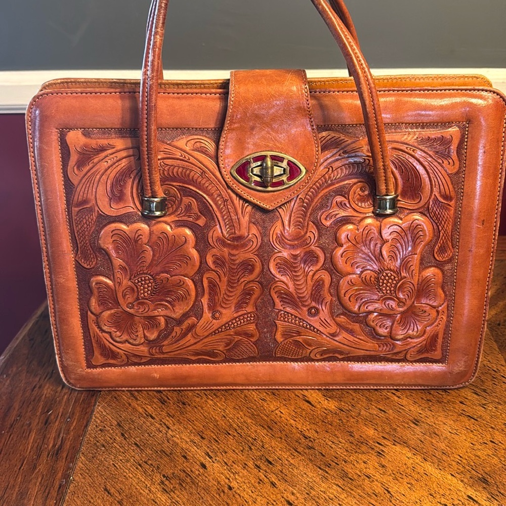 Elegant Brown Leather Handbag